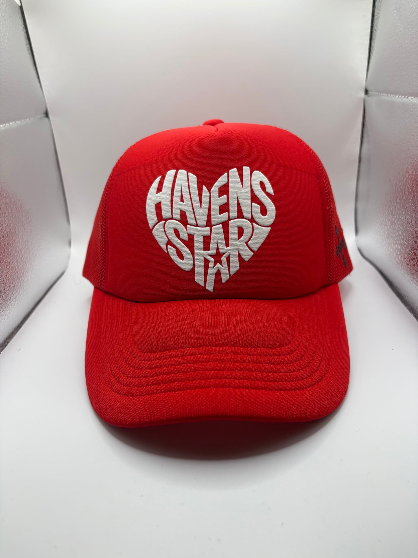 Haven Star Trucker – Red & Black Rubber