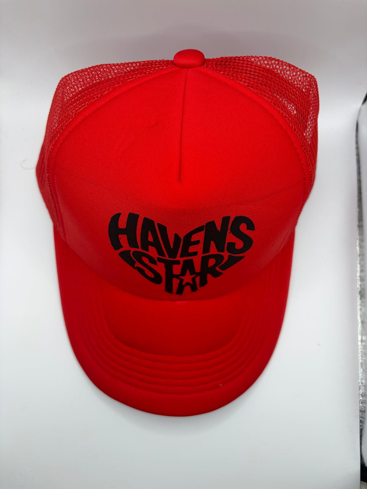 Haven Star Trucker – Red & Black Rubber